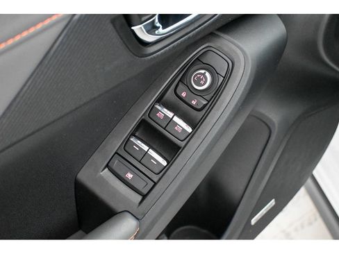 Used 2025 Subaru Crosstrek 2.5i Limited w/ Crosstrek Mirror Package AWD/4WD image 17