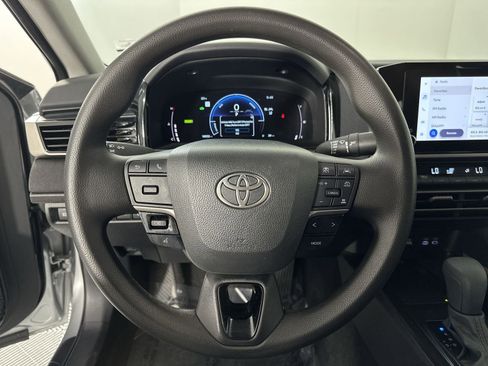 Used 2025 Toyota Camry LE FWD image 14