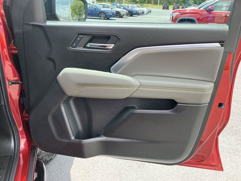Used 2024 Chevrolet Colorado ZR2 w/ ZR2 Convenience Package III AWD/4WD image 34
