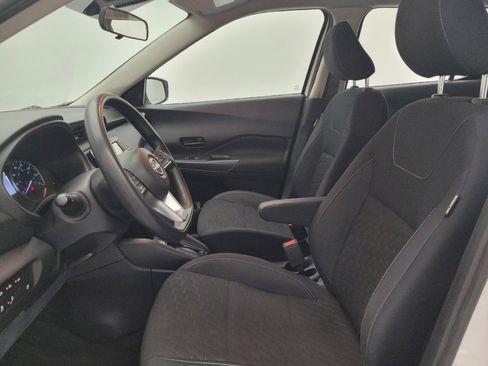 Used 2022 Nissan Kicks S FWD image 17