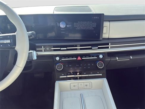 Used 2025 Hyundai Santa Fe SEL image 15