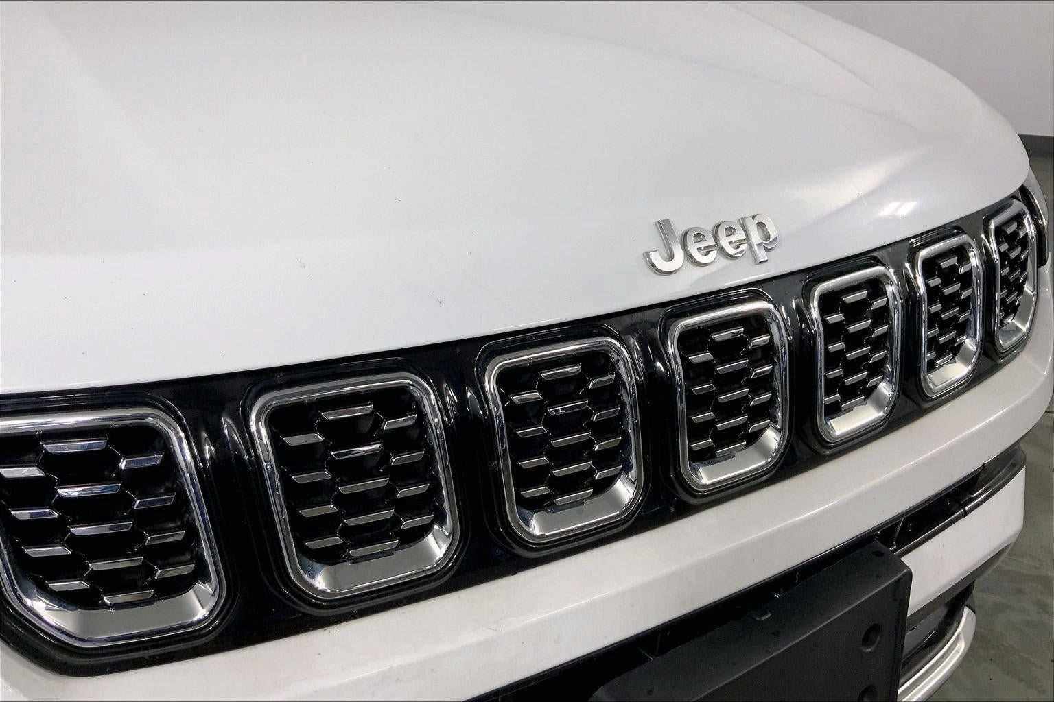 Used 2025 Jeep Compass Limited AWD/4WD image 28