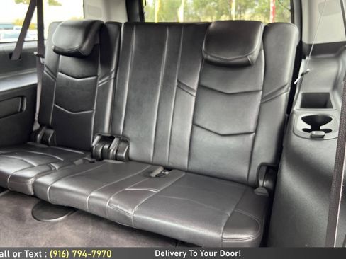 Used 2020 Cadillac Escalade ESV Premium Luxury AWD/4WD image 18