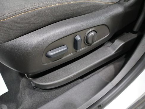 Used 2023 Chevrolet Equinox LT AWD/4WD image 10