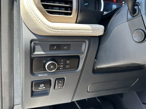 Used 2022 Ford Expedition Limited image 32