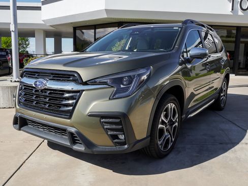 Used 2023 Subaru Ascent Limited w/ Technology Package AWD/4WD image 5