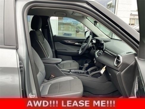 Used 2025 Chevrolet TrailBlazer LS w/ LS Convenience Package image 26