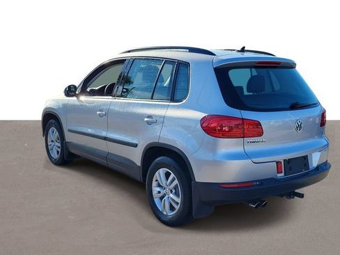 Used 2017 Volkswagen Tiguan S FWD image 3