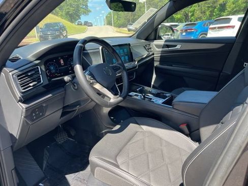 Used 2024 Volkswagen Atlas Cross Sport SE FWD image 6