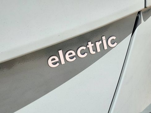 Used 2024 Hyundai Kona SE FWD image 14