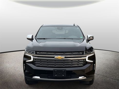 Used 2024 Chevrolet Suburban Premier image 8