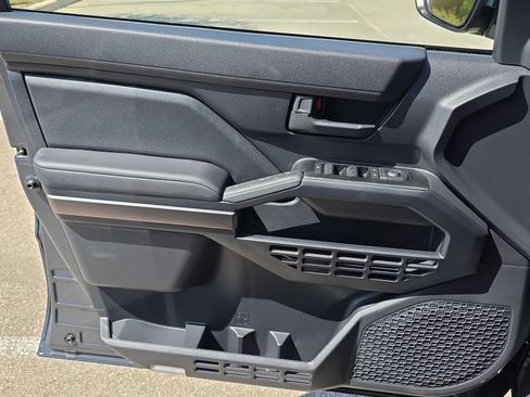 New 2026 Toyota 4Runner SR5 AWD/4WD image 23