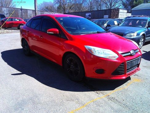 Used 2014 Ford Focus SE image 1