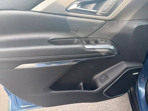 Used 2024 Chevrolet Traverse LT w/ Enhanced Driving Package image 9