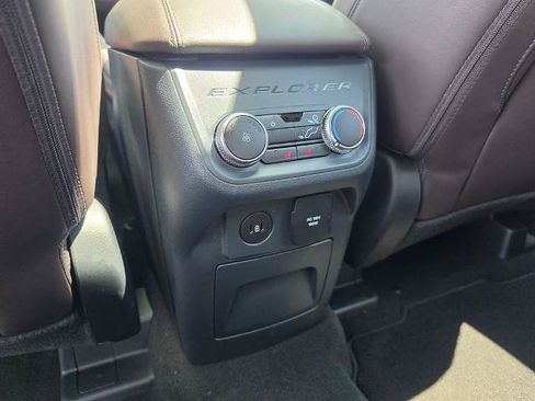 Certified 2026 Ford Explorer Platinum w/ LUX Leather Package AWD/4WD image 34