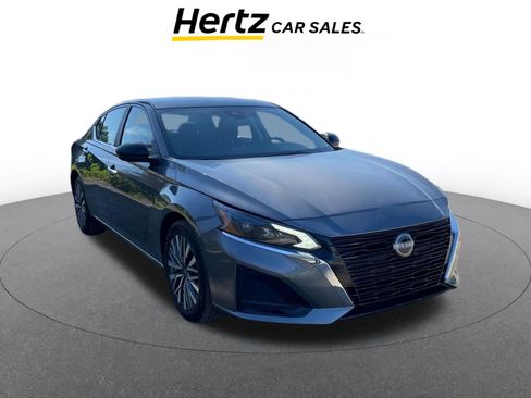 Used 2025 Nissan Altima 2.5 SV image 1