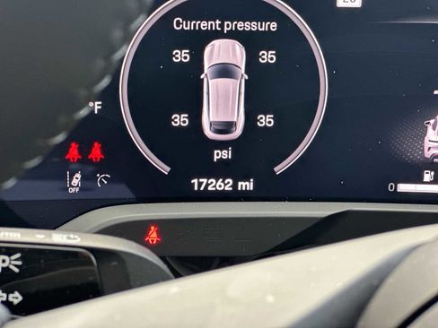 Certified 2025 Porsche Taycan 4S image 27