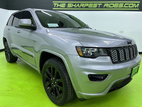 Used 2020 Jeep Grand Cherokee Altitude AWD/4WD image 2