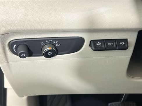 Used 2023 Buick Envision Avenir FWD image 20