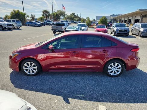 Used 2025 Toyota Corolla LE image 13