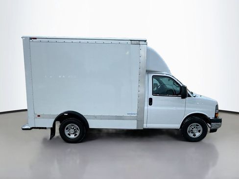 Used 2023 Chevrolet Express 3500 w/ Power Convenience Package image 7