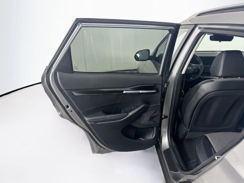 Used 2025 Kia Seltos S FWD image 27