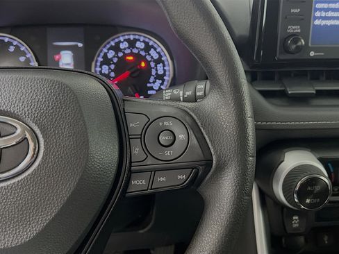 Used 2021 Toyota RAV4 XLE image 20