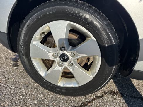 Used 2019 Kia Soul Base w/ Convenience Package image 9