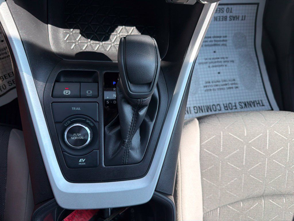 Used 2024 Toyota RAV4 XLE w/ Convenience Package AWD/4WD image 31