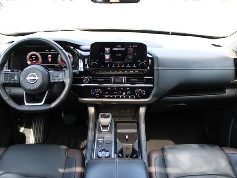 Certified 2023 Nissan Pathfinder Platinum AWD/4WD image 17