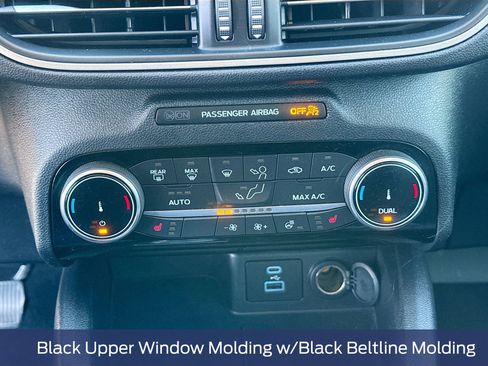 Used 2022 Ford Escape SE w/ SE Sport Appearance Package image 20