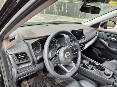 Used 2023 Nissan Rogue SV w/ SV Premium B Package AWD/4WD image 17