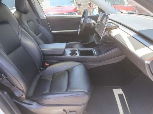 Used 2021 Tesla Model Y Long Range AWD/4WD image 16