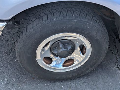 Used 1997 Ford F150 XLT RWD image 16