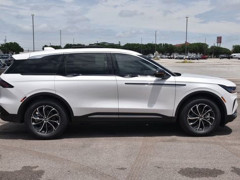 New 2026 Lincoln Nautilus Premier w/ Equipment Group 102A AWD/4WD image 5