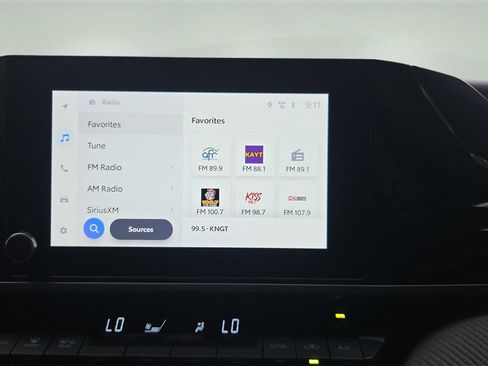 Used 2025 Toyota Camry SE image 10