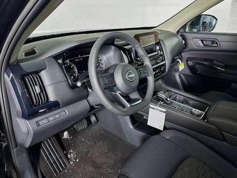 New 2025 Nissan Pathfinder SV w/ Black Appearance Package image 9