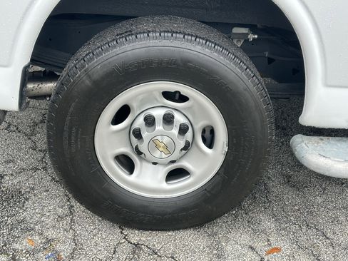 Used 2024 Chevrolet Express 2500 w/ Driver Convenience Package image 19