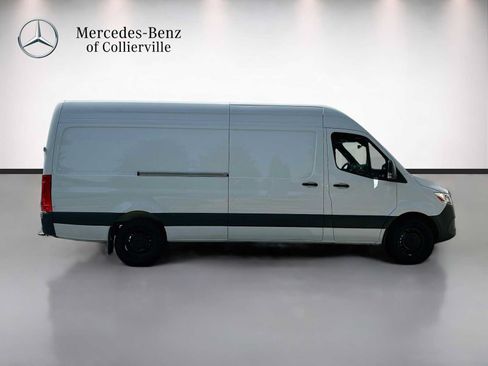 Used 2025 Mercedes-Benz Sprinter 2500 image 4