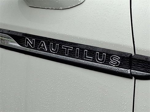 Used 2022 Lincoln Nautilus Black Label image 31