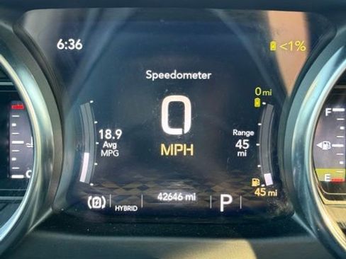 Used 2022 Jeep Wrangler Unlimited Sahara AWD/4WD image 5