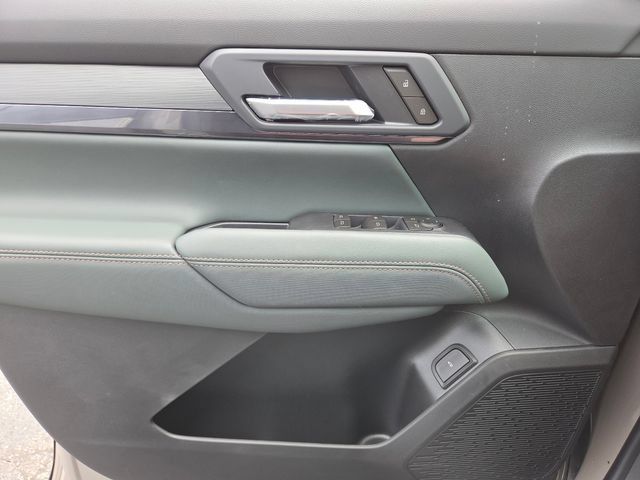 New 2026 GMC Terrain AT4 w/ Technology Package II AWD/4WD image 32