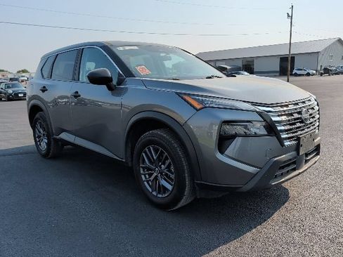 Used 2024 Nissan Rogue S AWD/4WD image 2