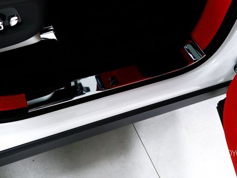 Used 2020 Rolls-Royce Cullinan image 35