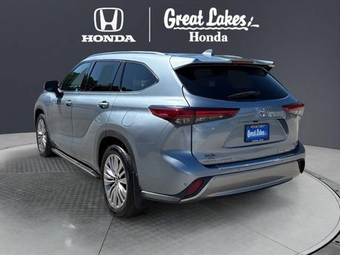 Used 2022 Toyota Highlander Platinum AWD/4WD image 4