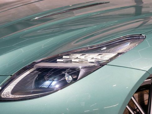 Used 2024 Aston Martin DB12 Coupe image 34