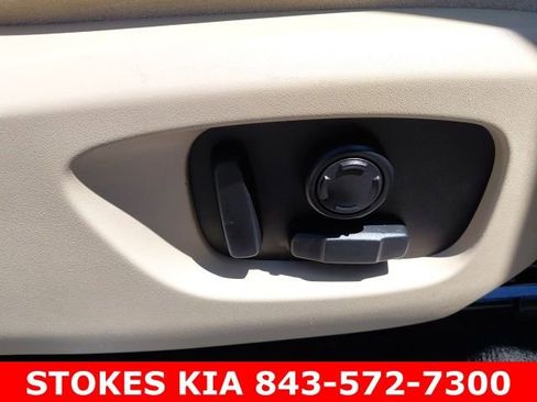 Used 2017 Land Rover Discovery Sport HSE AWD/4WD image 30