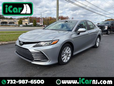 Used 2024 Toyota Camry LE image 1