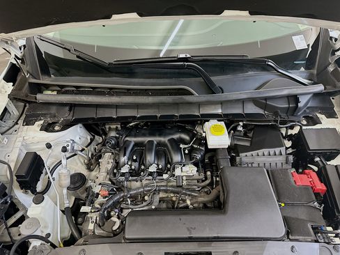 Used 2025 Nissan Pathfinder SV image 35