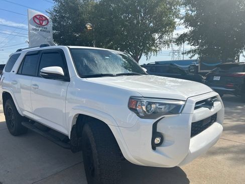 Certified 2023 Toyota 4Runner SR5 Premium w/ Moonroof Package AWD/4WD image 3